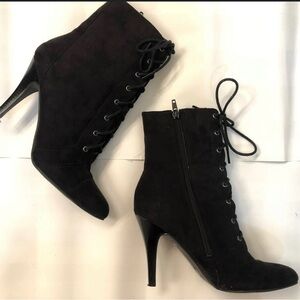 Marc Fisher Circle ankle Boots lace up Black suede witchy emo 🖤 goth Victorian